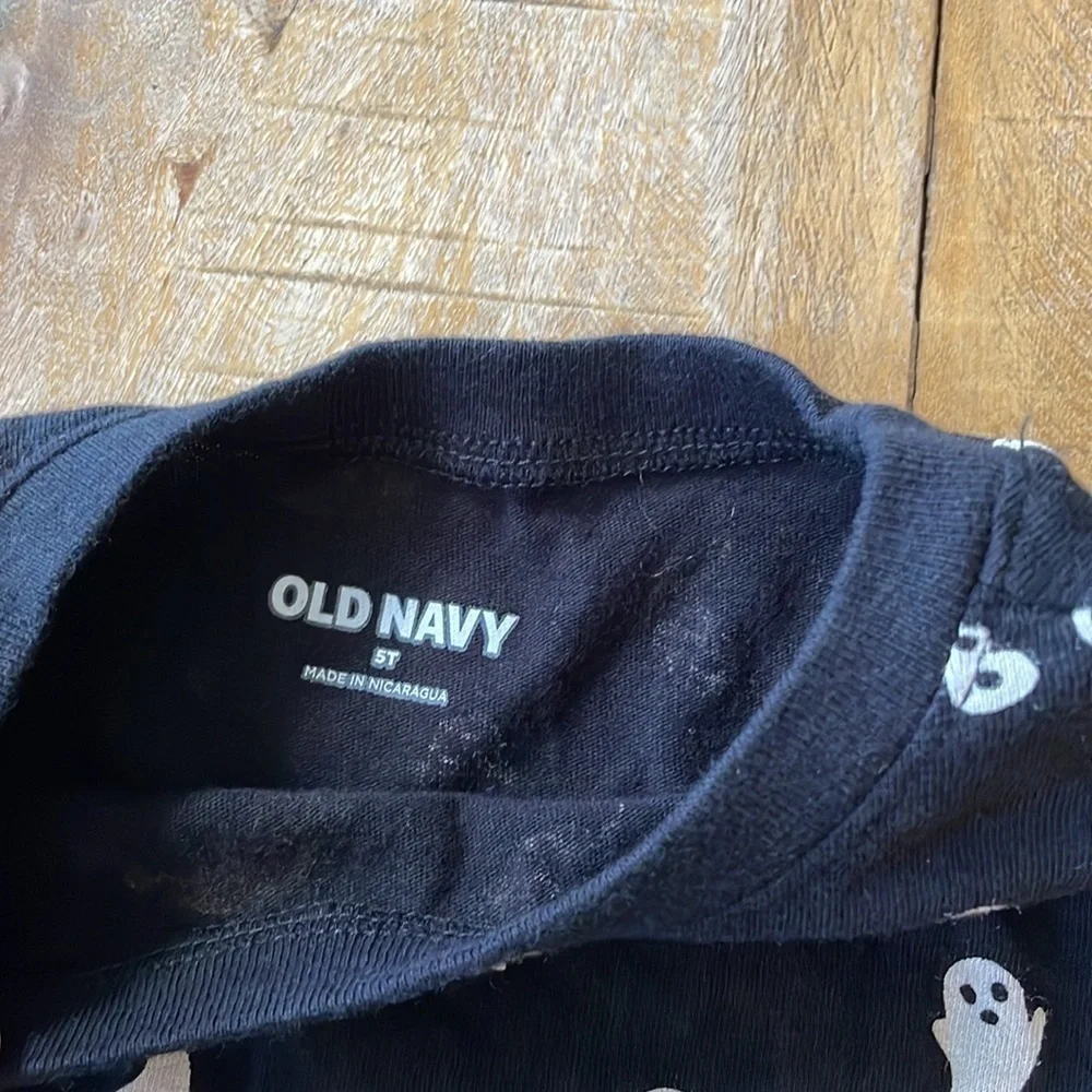 Old Navy Halloween tee size 5t